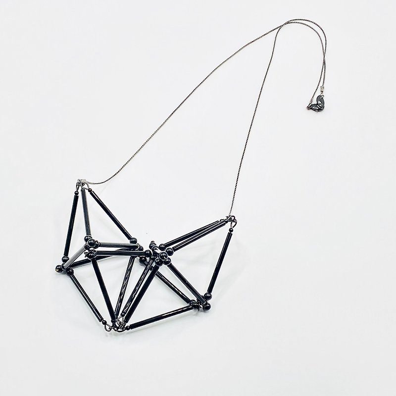 3D Heart NECKLACE【Black】 - 項鍊 - 玻璃 黑色