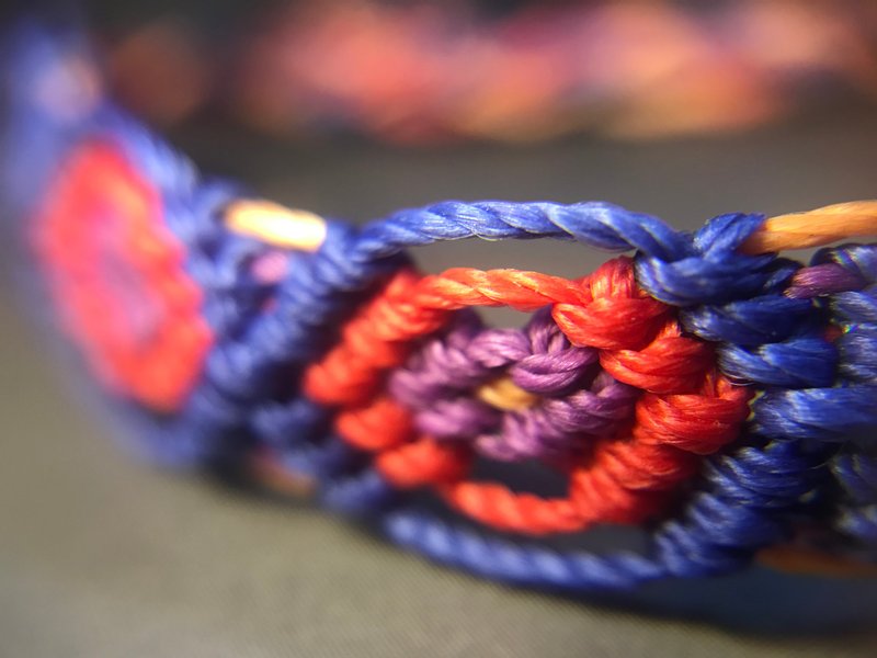 Flowers 手工編織手環 - 手鍊/手環 - 其他材質 