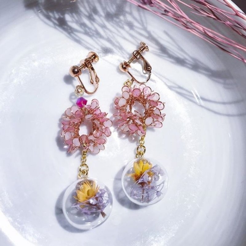 Wreath glass ball earrings [love you want] - Earrings & Clip-ons - Glass Pink