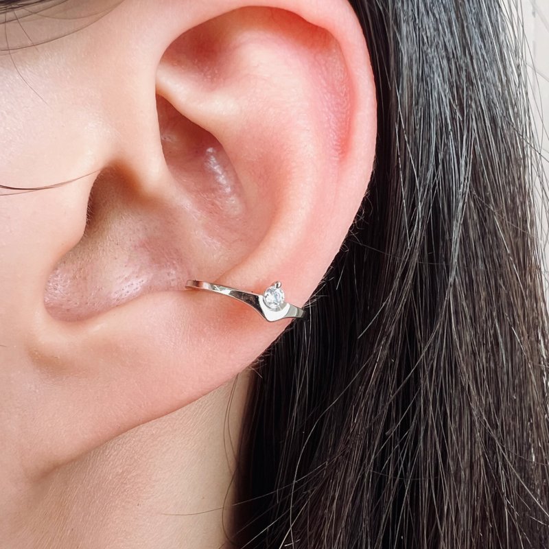 [Gift] Low-key luxury painless ear cuff unisex earrings for men and women イヤーカフ - Earrings & Clip-ons - Sterling Silver Silver