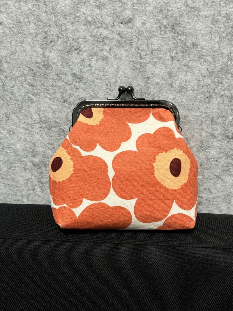 MBC handmade Marimekko 10cm square frame kiss lock bag loose paper bag orange blossom - กระเป๋าแมสเซนเจอร์ - ผ้าฝ้าย/ผ้าลินิน สีส้ม