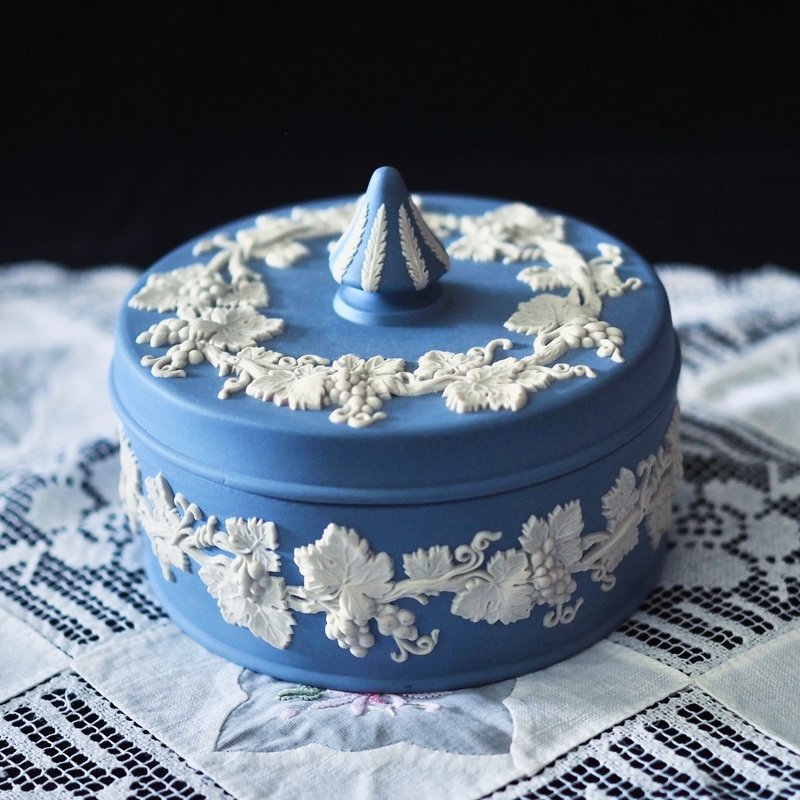 1970年英國 Wedgwood jasperware 大 飾物盒 - 其他 - 陶 藍色