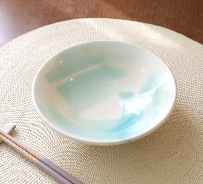トルコブルーの艶やか刷毛目鉢 - 碗 - 陶 藍色