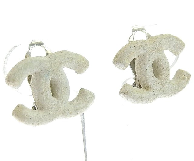 日本直送】【CHANEL】シャネル ココマーク 金属製 白 03A 日本直送】【CHANEL】シャネル ココマーク 金属製 白 03A