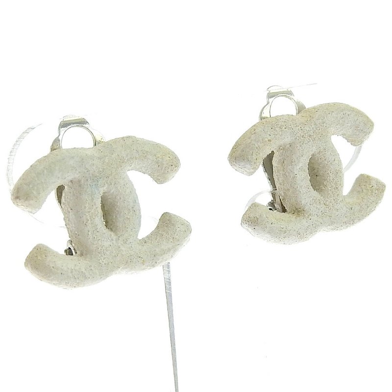 【日本直送】【CHANEL】シャネル ココマーク 金属製 白 03A レディース イヤリング【中古】 - 耳環/耳夾/耳骨夾 - 其他金屬 白色