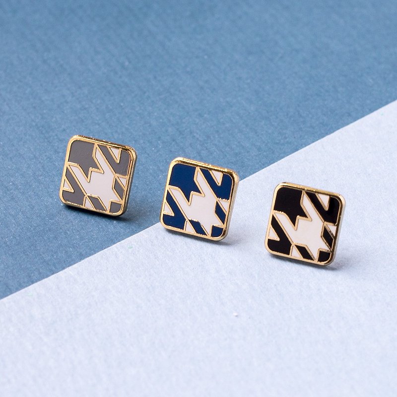 Houndstooth pattern autumn and winter limited edition clip-on earrings New Year gift - Earrings & Clip-ons - Enamel Black