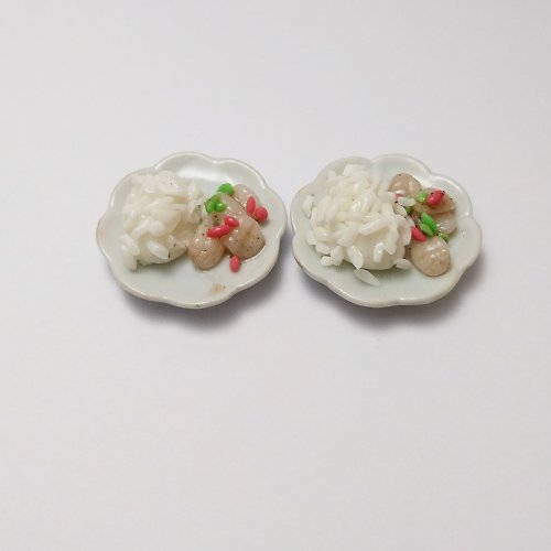 luckyhandmade246 ฺThai Food Stir fried Basil leaf Squid Miniature Dollhouse collectible decorate
