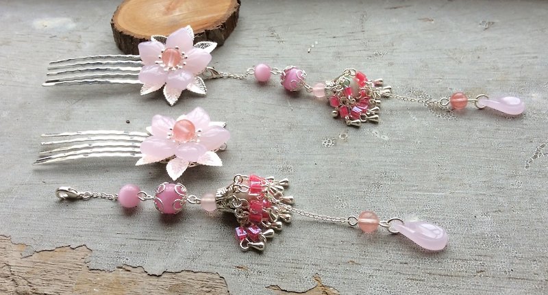 Handmade ~ Chinese style antique five petal comb (powder/silver/pair) - Hair Accessories - Other Materials Pink
