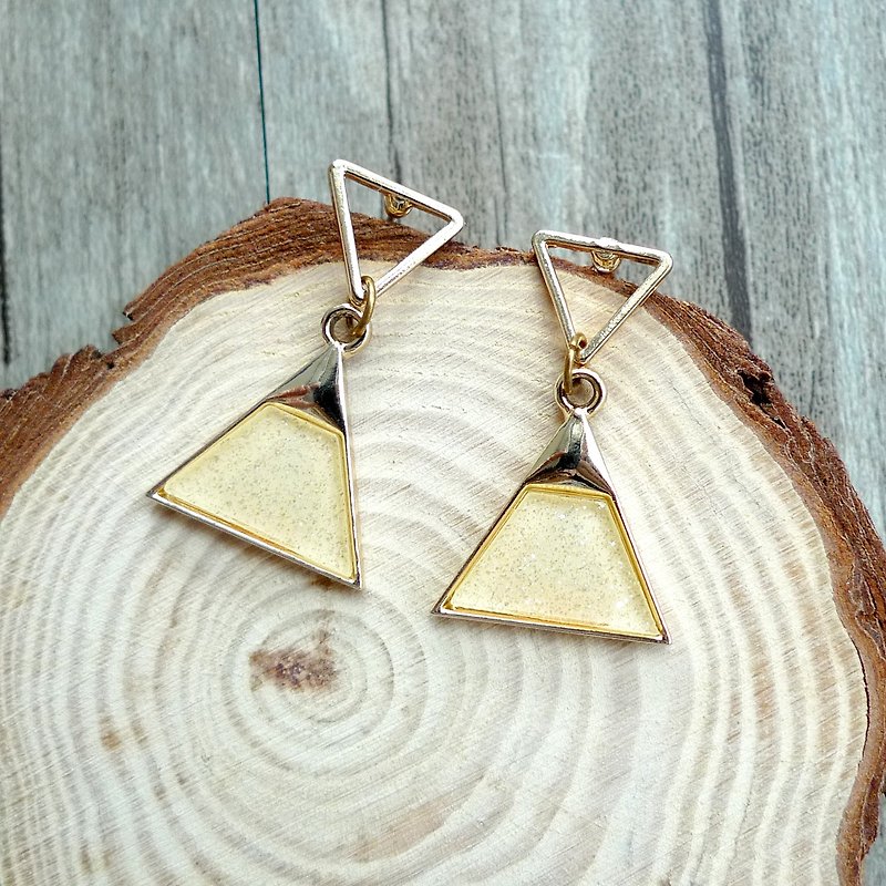 Misssheep- [hourglass] geometric double triangular simple earrings - ต่างหู - โลหะ 