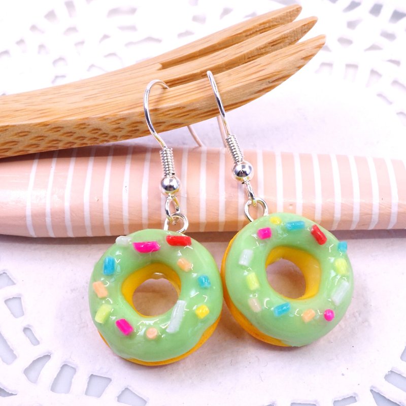 *Playful Design* Pistachio Donuts Drop Earrings - ต่างหู - ดินเหนียว สีเขียว