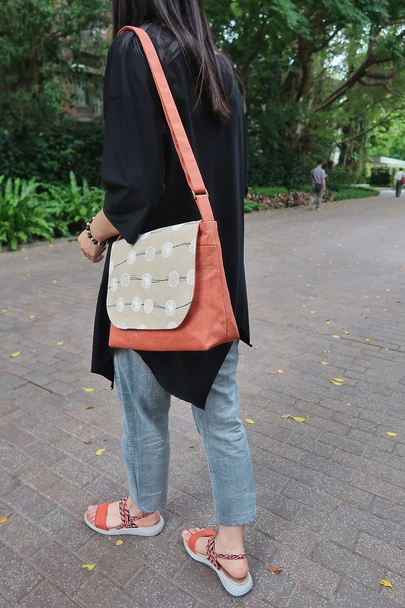 Japanese fabric shoulder bag - กระเป๋าแมสเซนเจอร์ - ผ้าฝ้าย/ผ้าลินิน สีส้ม