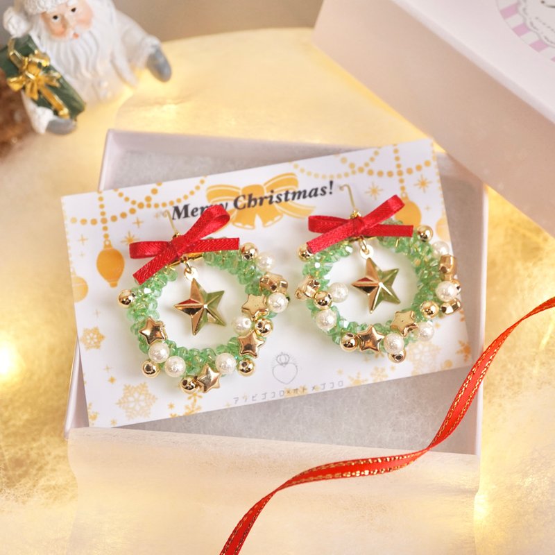 Christmas limited wrapping Christmas wreath earrings / Clip-On earrings - Earrings & Clip-ons - Glass Green