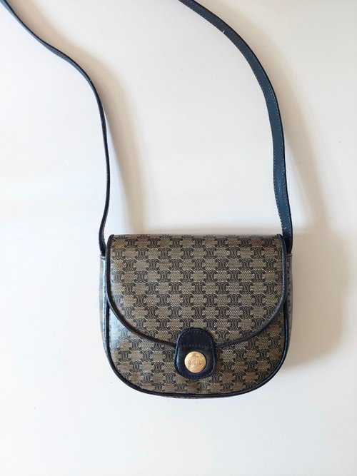 LA LUNE Vintage 日本鑑證古董品選物店 母親節優惠中古二手Celine半月黑色老花皮革單肩側背斜孭小包手袋