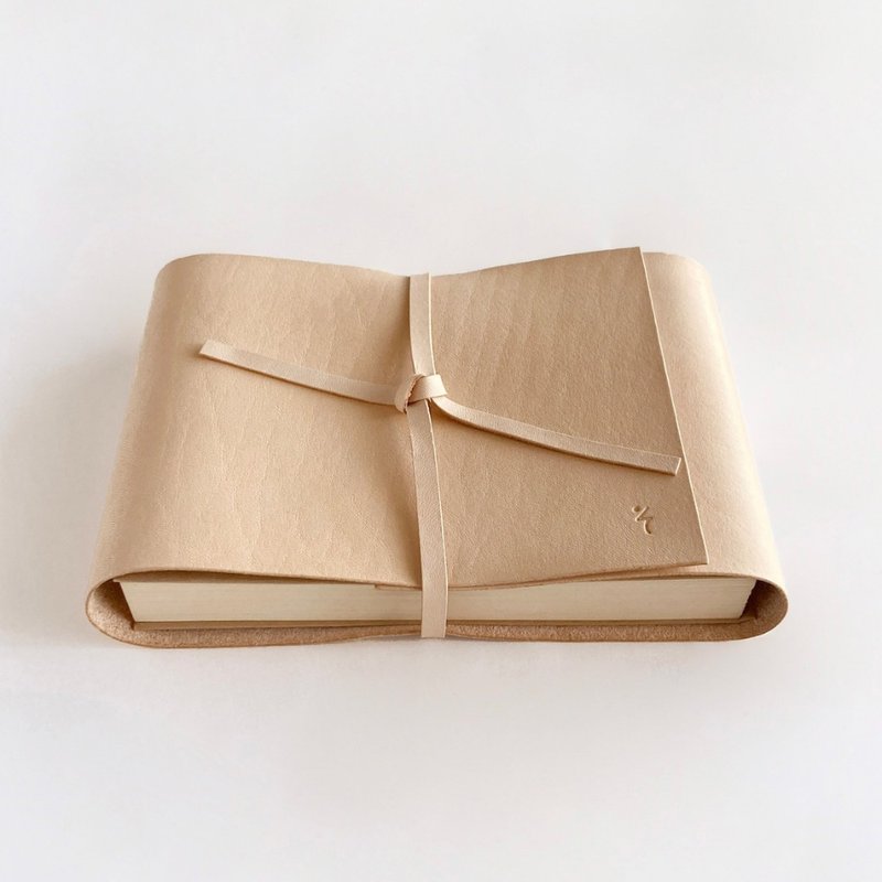 Leather Book Cover to immerse yourself in book using Leather (Undyed) #文庫&新書 - Book Covers - Genuine Leather Brown