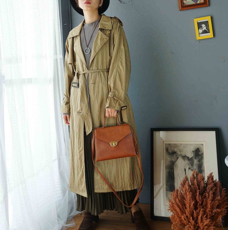 Treasure Hunting Vintage-Lonely Man Withered Leaves Brown Wrinkled Cloth Long Windbreaker Jacket - เสื้อแจ็คเก็ต - เส้นใยสังเคราะห์ สีกากี