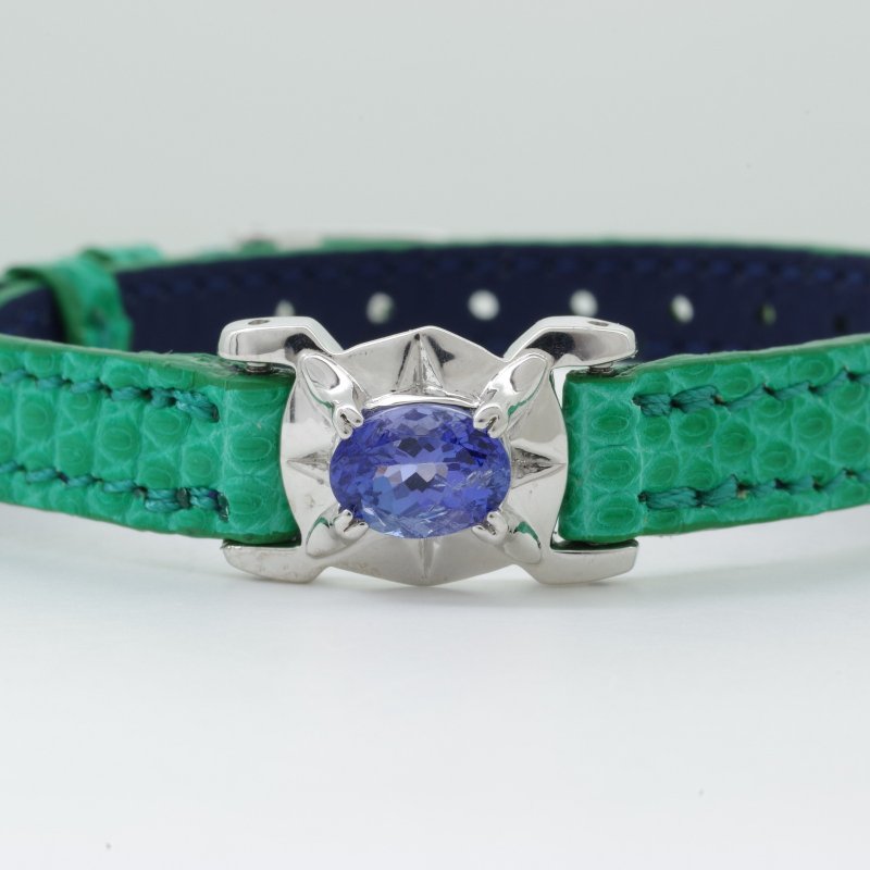 M Leather Tanzanite Bracelet - สร้อยข้อมือ - เครื่องเพชรพลอย สีเขียว