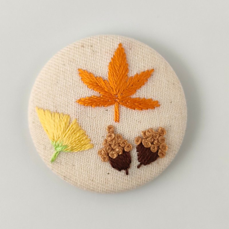 Arrival of Autumn Maple Acorn Maple Autumn Leaves Ginkgo Embroidered Brooch - Brooches - Cotton & Hemp Orange