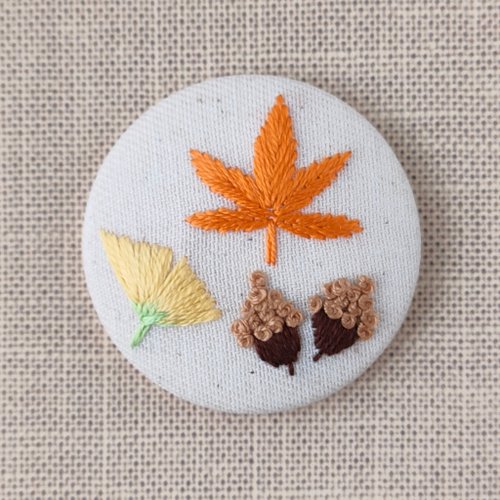 まなみんです　秋のブーケブローチ＋紅葉の立体刺繍ブローチ まなみんです　秋のブーケブローチ＋紅葉の立体刺繍ブローチ