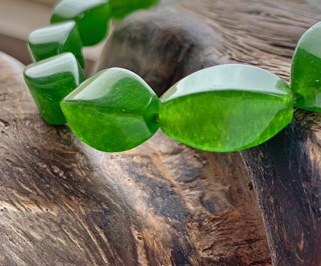 台湾翡翠珠ブレスレット│しっとりと希少色の全12粒 - ショップ