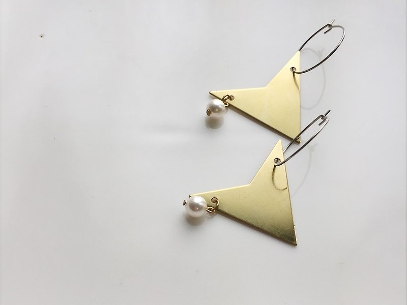 pearl arrow 不鏽鋼圈形耳環 - 耳環/耳夾 - 其他金屬 金色