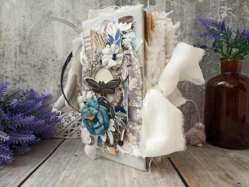 Vintage blue bird journal handmade Boho wild notebook Garden botanical decorated - 筆記本/手帳 - 紙 藍色