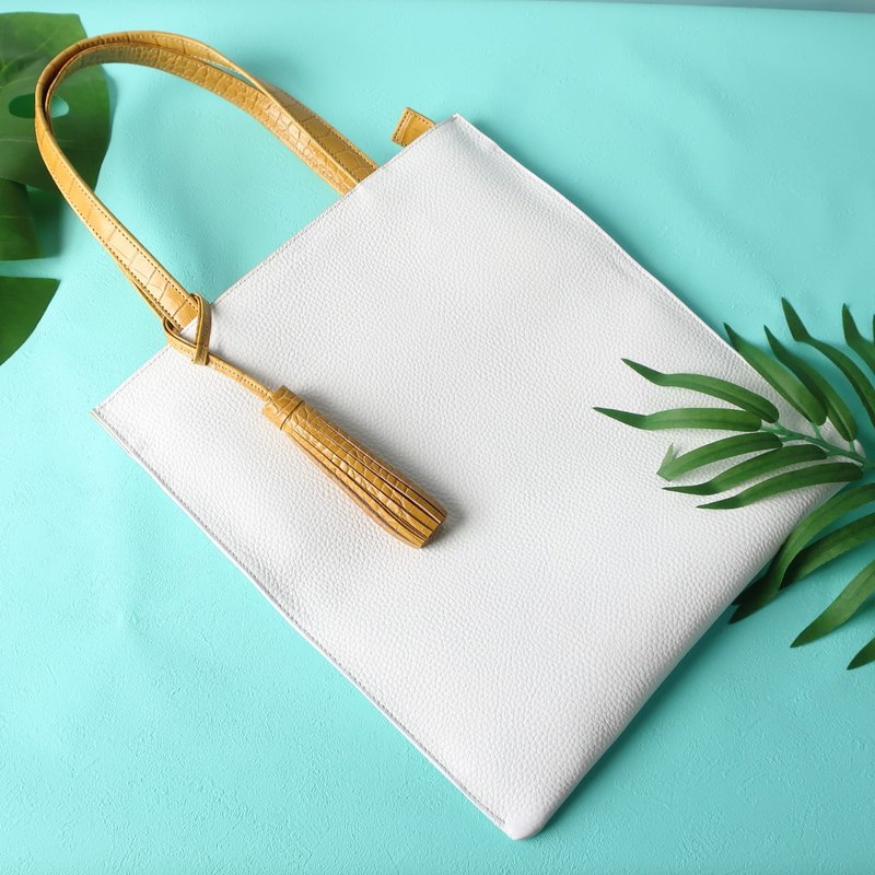 スリムA4トートbag・Mサイズ・ホワイト×イエロー・ファスナーver・お色違いも対応可能です・受注制作 - 手提包/手提袋 - 真皮 白色