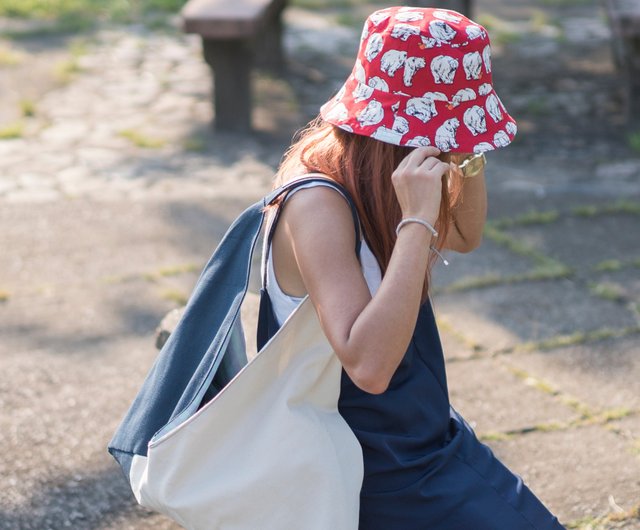 red apple hat