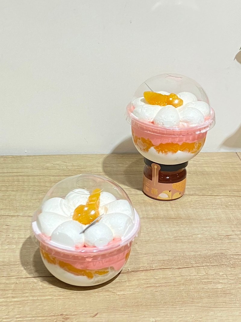 Expired Sunset Orange Strawberry Cup Cake Petit Cake Birthday Celebration Dessert Available for Home Delivery - เค้กและของหวาน - วัสดุอื่นๆ 