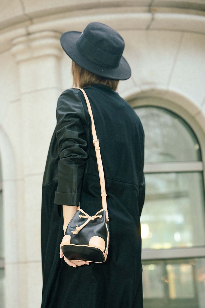 Cute small bucket waste bag - Messenger Bags & Sling Bags - Genuine Leather Black