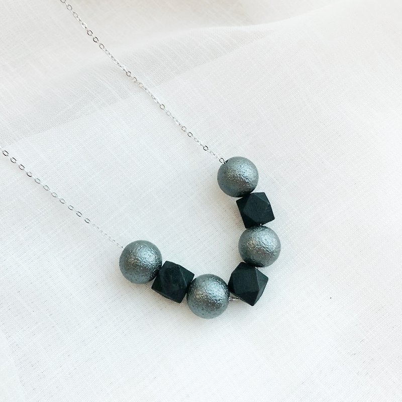 Grey Black wooden Ball Beans Necklace Birthday Gift Wedding BFF - สร้อยคอ - พลาสติก สีดำ
