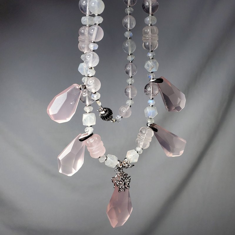 Natural Starlight Pink Crystal Blue Moonstone Vajra Butterfly Wisdom Popularity Wealth Necklace Single Item - สร้อยคอ - เครื่องเพชรพลอย สึชมพู