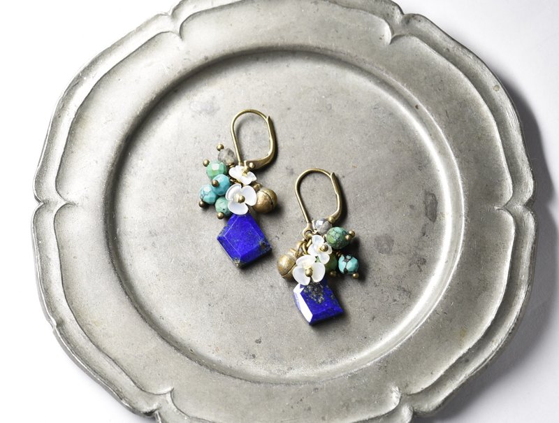 Lapis and turquoise, white butterfly florets, labradorite, folk bell earrings - ต่างหู - เครื่องเพชรพลอย สีน้ำเงิน