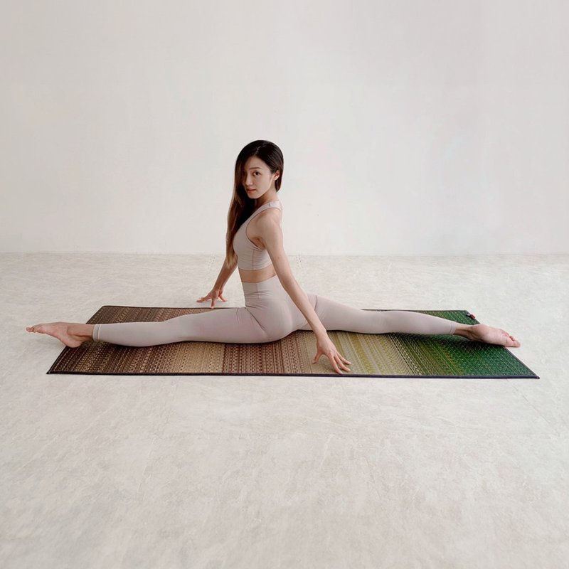 JOY, the extreme work of igusa grass tatami yoga mat for stretching and pilates - Yoga Mats - Plants & Flowers 