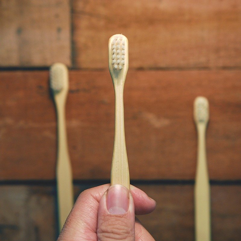 Bamboo Toothbrush strength - strength bamboo toothbrush (two groups) - อื่นๆ - ไม้ไผ่ สีทอง