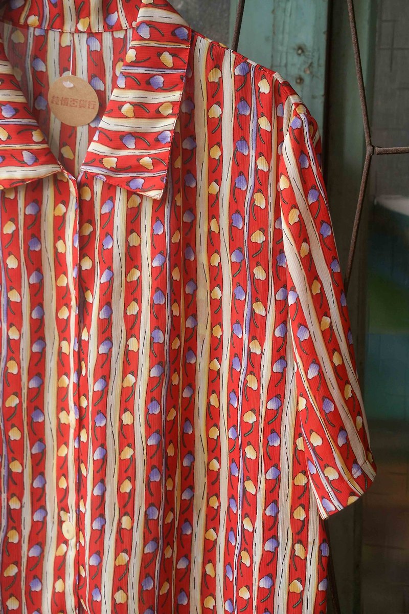 Innocence Department Store Vintage vintage shirt LS027 straight lace shirt - เสื้อเชิ้ตผู้หญิง - เส้นใยสังเคราะห์ สีแดง