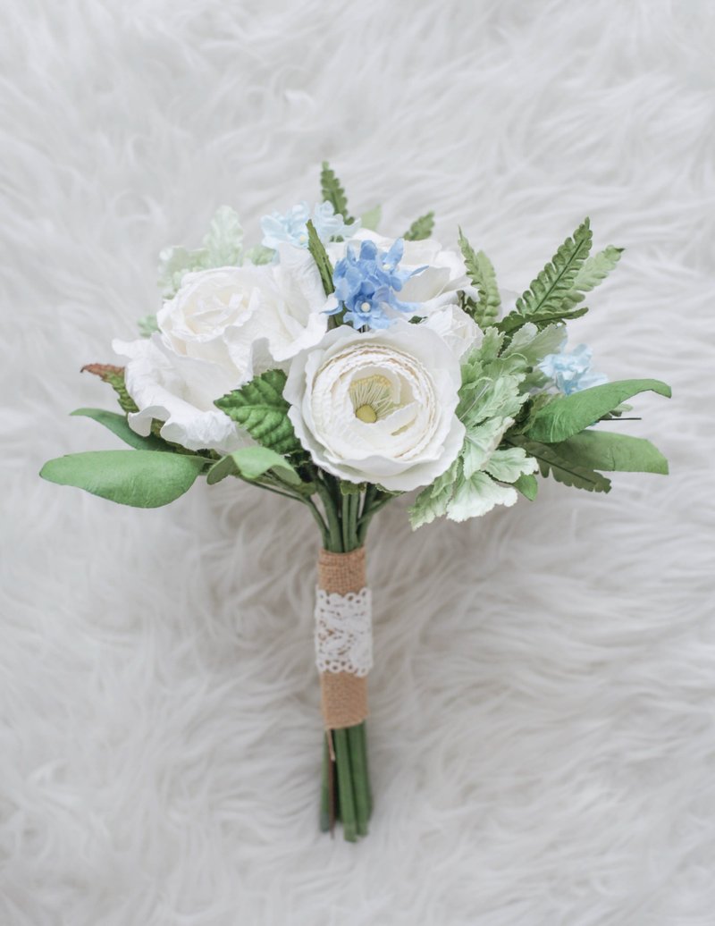 BLUE BELLE | Handmade Mini Flower Bouquet - 木工/竹藝/紙雕 - 紙 白色