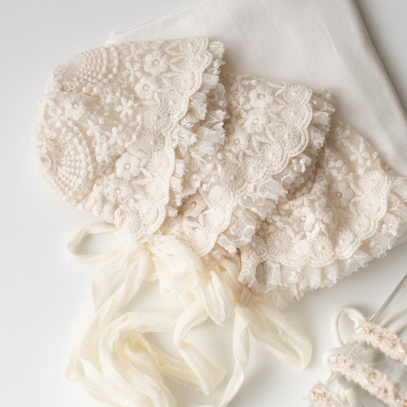 Newborn lace bonnet - Baby Accessories - Thread White