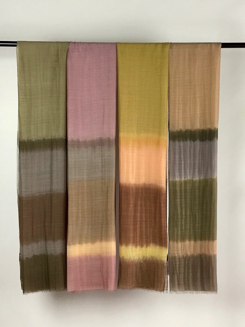 Tian Dye's award-winning work Handmade natural dyed tie-dye silk wool scarf - ผ้าพันคอถัก - ผ้าไหม หลากหลายสี