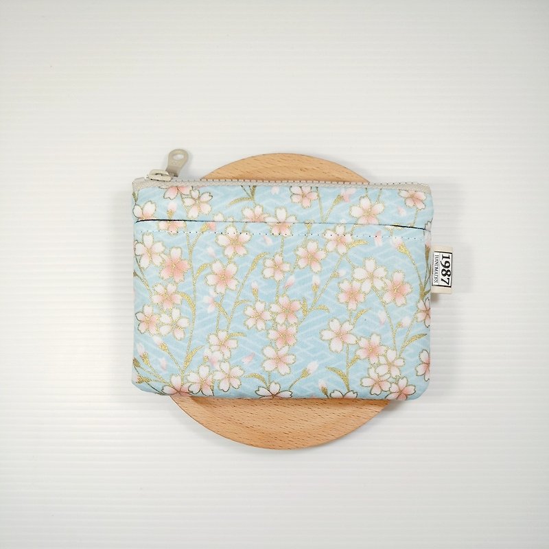 【春櫻-淺藍】 零錢包 手拿包 隨身包 拉鏈袋 聖誕交換禮物 - 手拿包 - 棉．麻 藍色