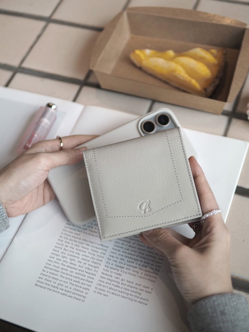 Hannah (Cloud) : Small leather short wallet, folded wallet, Mini wallet - 錢包/皮夾/長短夾 - 真皮 白色