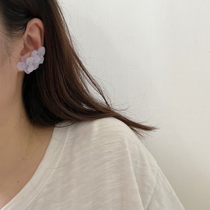 月缺系列 夢幻紫花耳骨夾耳環 日本樹脂 乾燥花耳環 真花耳環 - 耳環/耳夾 - 植物．花 紫色