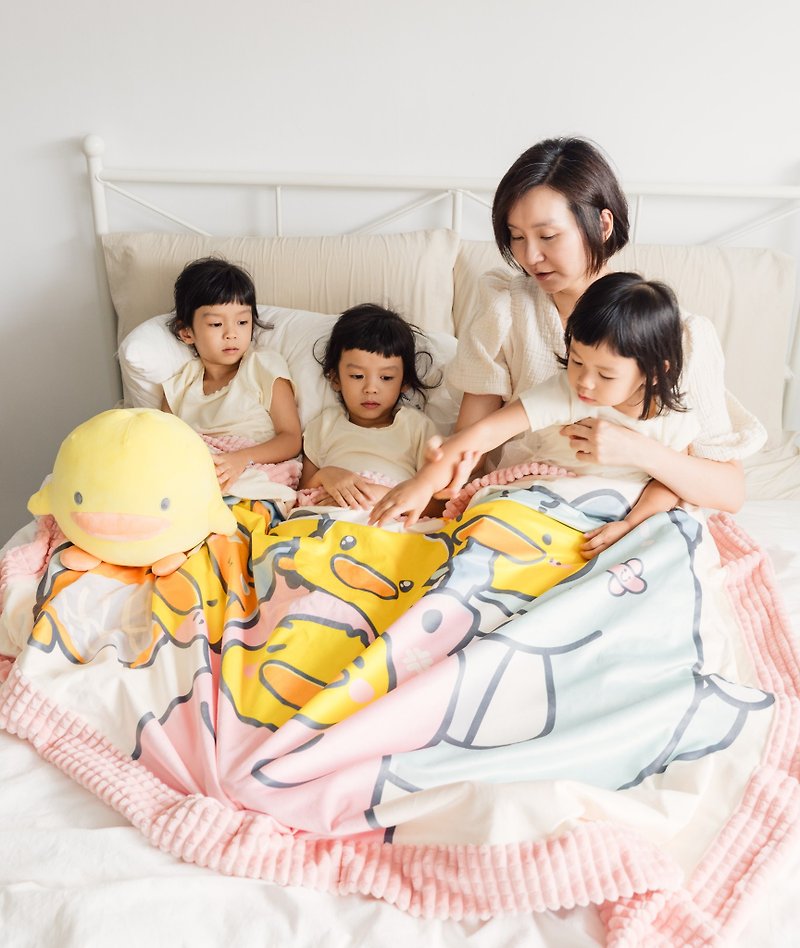 Piyo Piyo Yellow Duckling Dinosaur Family Large Light Warm Puff Velvet Blanket - ผ้าปูที่นอน - เส้นใยสังเคราะห์ สึชมพู