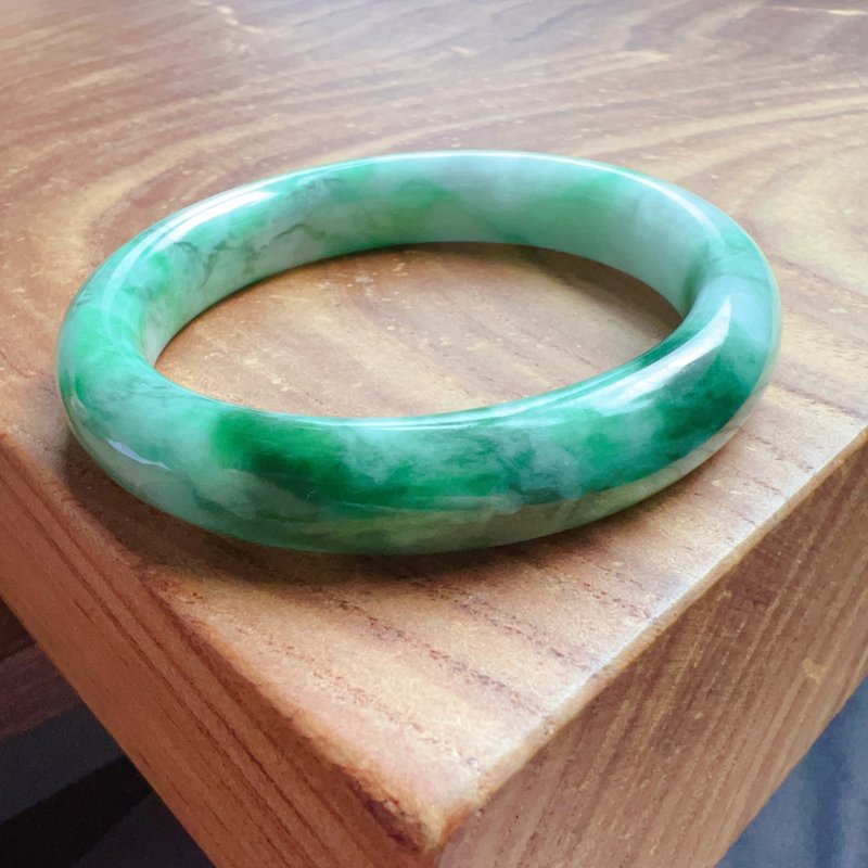 Green flower jadeite bracelet | 17.5 girth | Natural Burmese jadeite A grade | Gift giving - Bracelets - Jade Green