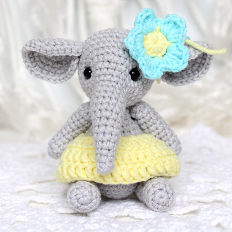 Crochet small elephant pattern PDF in English  Amigurumi stuffed elephant DIY - 手工藝教學/工具書 - 其他材質 