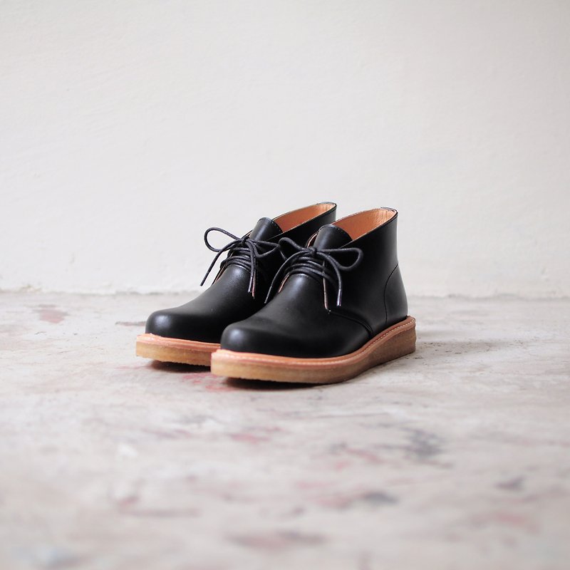 Crepe Rubber Desert Boots (Black) - Boat Shaped Outsole type - Women's Leather Shoes - Genuine Leather Black