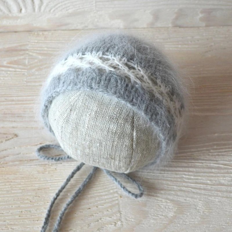 Tutorial: knit newborn hat photo prop. DIY bonnet for first baby photo shoot. - เย็บปัก/ถักทอ/ใยขนแกะ - ขนแกะ 