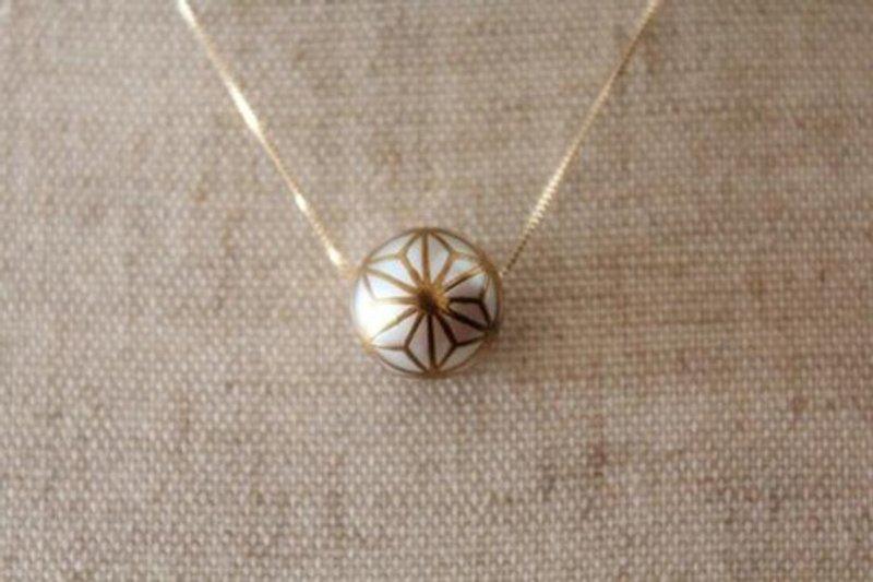 MAKIE Pearl Necklace / Japanese Pattern_Hemp Leaf - Necklaces - Pearl White