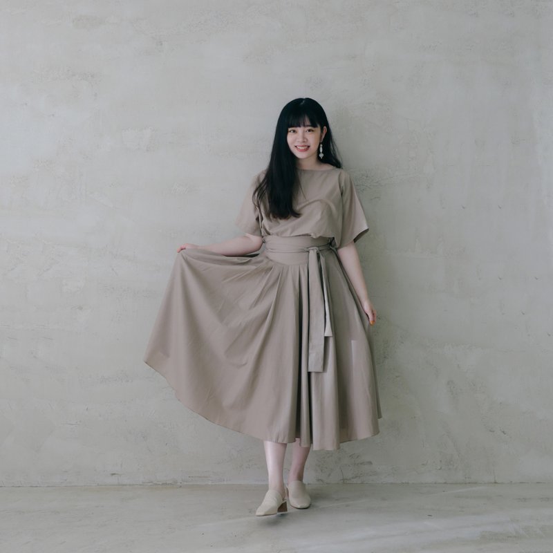 巴黎女伶大圓裙套裝 - 洋裝/連身裙 - 其他材質 卡其色