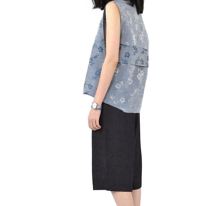 Gao fruit GAOGUO original designer women's brand flowers silk double Palace very wide minimalist sleeveless shirt vest - เสื้อผู้หญิง - ผ้าไหม สีน้ำเงิน