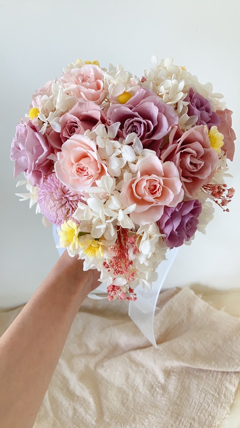 [Customized] Sweet purple heart-shaped bouquet/wedding souvenir - ของวางตกแต่ง - พืช/ดอกไม้ สีม่วง